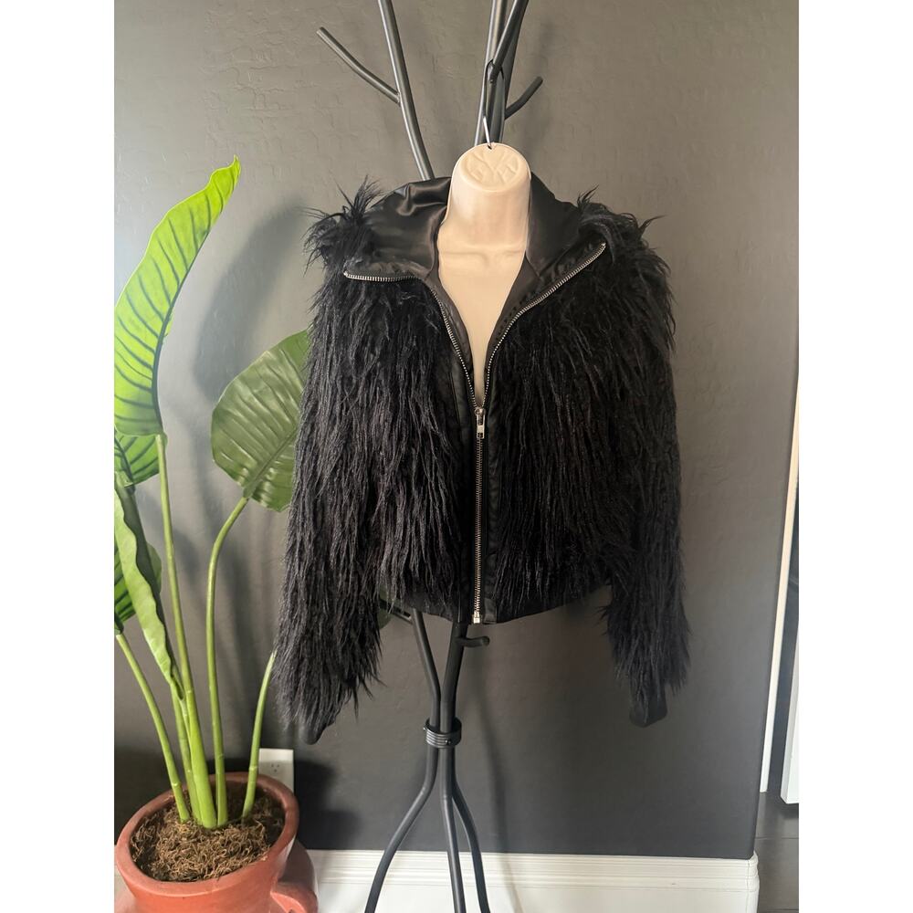 🖤 Club Exx Black Faux Fur Cropped Jacket – Size M – Statement Goth Luxe